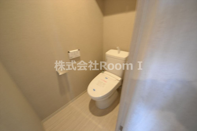 【トイレ】 | フォーリアライズ本町レクス | 落ち着いた色調のトイレです