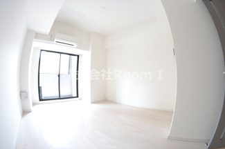 【居間・リビング】 | Ｓ－ＲＥＳＩＤＥＮＣＥ谷町五丁目 | こちらの居間で趣味の時間をお楽しみください
