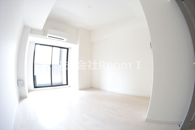 【居間・リビング】 | Ｓ－ＲＥＳＩＤＥＮＣＥ谷町五丁目 | こちらの居間で趣味の時間をお楽しみください