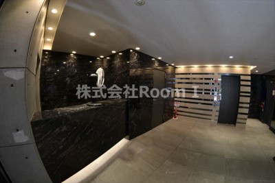 【エントランス】 | Ｓ－ＲＥＳＩＤＥＮＣＥ谷町五丁目 | ゆとりのあるエントランスです