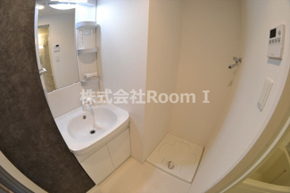 【独立洗面台】 | Ｓ－ＲＥＳＩＤＥＮＣＥ谷町五丁目 | 朝の支度にも助かる、独立の洗髪洗面化粧台