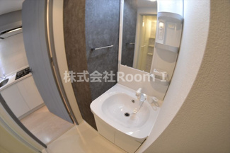 【独立洗面台】 | Ｓ－ＲＥＳＩＤＥＮＣＥ谷町五丁目 | 朝の身支度には欠かせない独立洗面化粧台