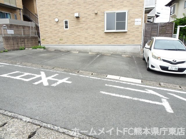 熊本市東区長嶺東６丁目のテラスの駐車場