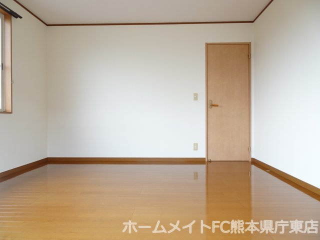 熊本市東区長嶺東６丁目のテラスの洋室