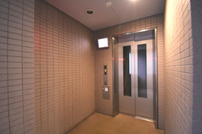 【その他共用部分】 | 日神デュオステージ池上 | お買い物時やベビーカーの出し入れに便利なエレベーター付です。