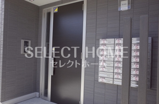 【エントランス】 | 落ち着いたエントランスです
