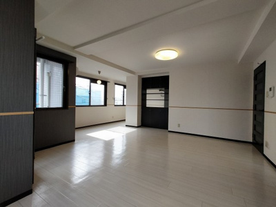 【居間・リビング】 | パルコート松山・