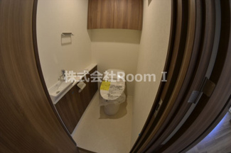 【トイレ】 | ザ・パークハビオ天満橋 | 落ち着いた色調のトイレです
