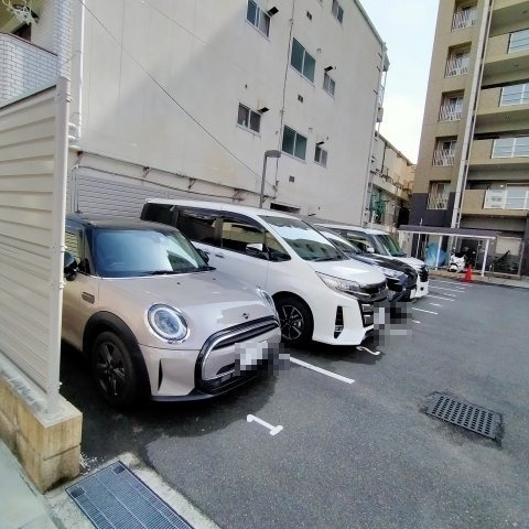 プレサンスロジェ関目の駐車場|敷地内駐車場