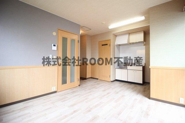 センチュリー21金田　G棟の居間・リビング|こちらのリビングで趣味の時間をお楽しみください