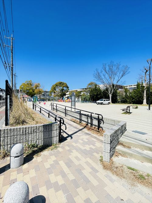 アルフィーネ平尾山荘公園の周辺