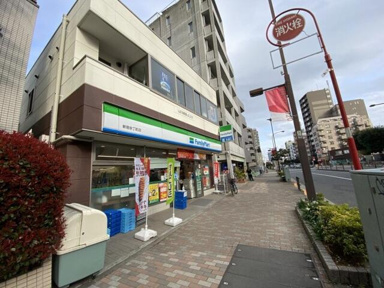 ファミリーマート市…まで7667m