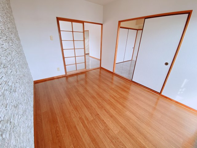 サンシャイン藤の洋室