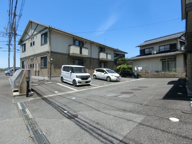 パストラルＫＡ棟の駐車場