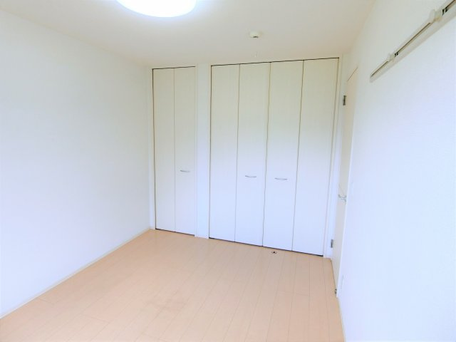 ベルフォーレ成東の洋室