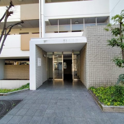 【エントランス】 | ファミール今里 | キチンと管理が行き届いた綺麗なエントランスです♪