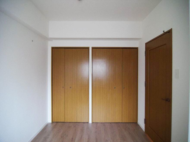 【洋室】 | 個人の部屋や寝室として使える洋室です（別部屋の写真です）