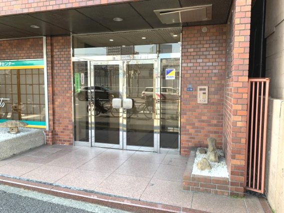 ヒキタカ五反田ビルのエントランス