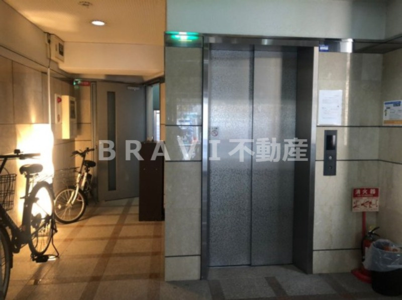 シュロスヒロカズ大手前 BRAVI不動産のロビー|【シュロスヒロカズ大手前】