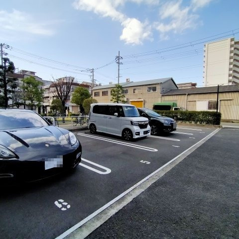 ファミール関目高殿の駐車場|駐車場です。