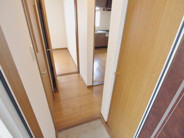 セゾンユウワの玄関