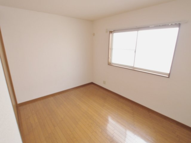 セゾンユウワの洋室