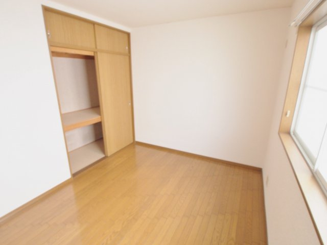 セゾンユウワの居間・リビング