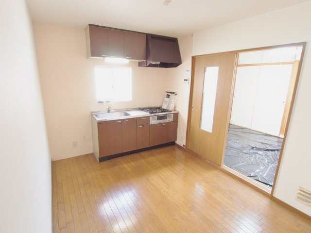 セゾンユウワの居間・リビング