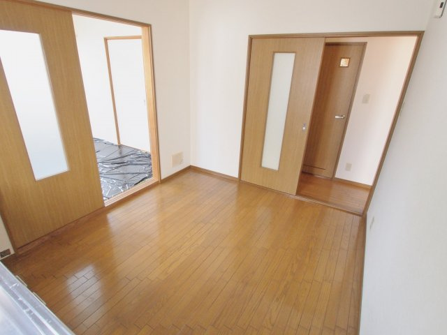 セゾンユウワの居間・リビング