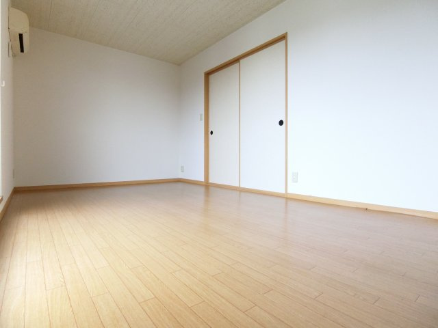 ハイツエンデバーⅡの洋室|同物件別部屋