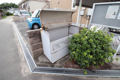 【設備】 | ソフィアコート | 敷地内ゴミ捨場