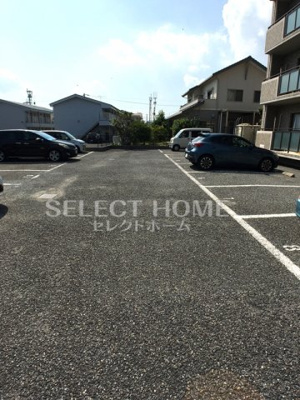 【駐車場】 | ディアコート井内 | 駐車場に車を止められます
