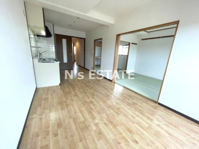 【居間・リビング】 | サンクラッソ神戸大開通station front