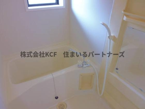 アクール D棟の浴室|コンパクトで使いやすいお風呂です