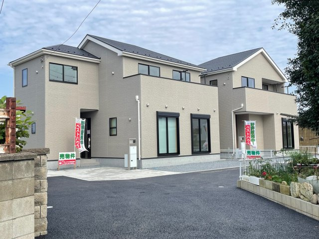 藤岡市藤岡21-1期（全2棟）1号棟の前面道路含む現地写真