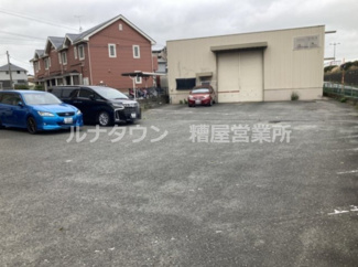 【駐車場】