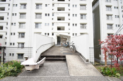 【エントランス】 | 洋光台南第２団地６－２１号棟 | エントランス部分です。