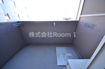 【バルコニー】 | エスライズ本町東 | 開放的で明るい空間を演出してくれるバルコニーです