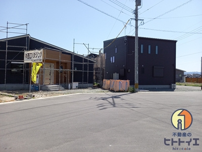 八女市吉田新築戸建の前面道路含む現地写真
