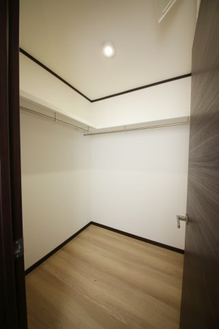 シャルム青山の居間・リビング