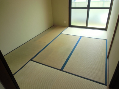 【和室】 | リスペクトＢ棟 | ポカポカ陽気にはゴロ寝できます