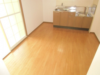 【居間・リビング】 | リスペクトＢ棟 | お部屋の中心にあるダイニング