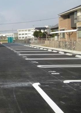 シンフォニー半田の駐車場