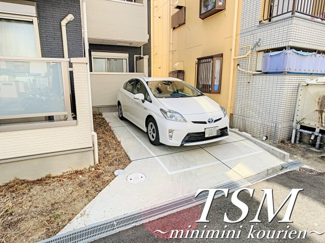 グランコート桜園の駐車場