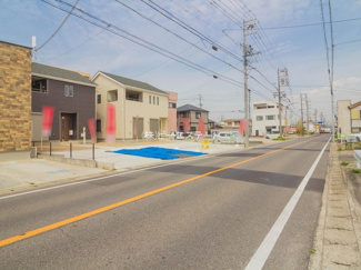 【前面道路含む現地写真】