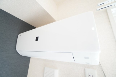 【設備】 | リビングタウン春日 | エアコン２台完備！