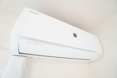 【設備】 | リビングタウン春日 | エアコン２台完備！