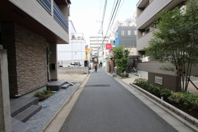 【周辺】 | アペリオ根岸 | モナーク根岸　物件前　片道車線の通りで比較的静かな環境です