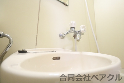 【洗面所】 | フォレスト深草 | コンパクトで使いやすい洗面所