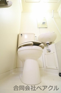 【トイレ】 | フォレスト深草 | 落ち着いた色調のトイレです